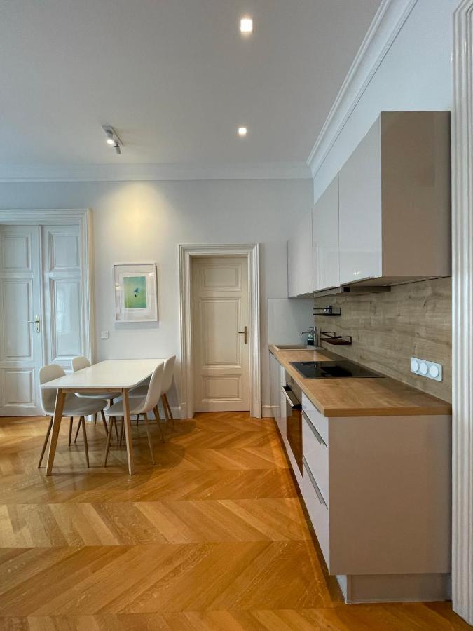 Luxury 2Br Apartment Neubaugasse Vienna Exterior photo